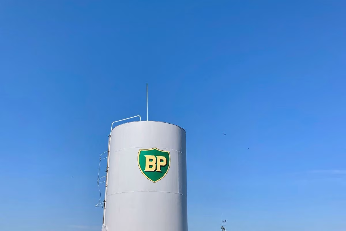 BP Faces Market Turmoil After Sudden Ousting of Chairman Amid Governance Concerns